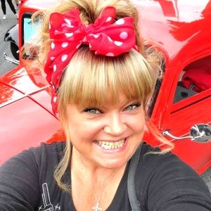 Meet your Posher, Laina